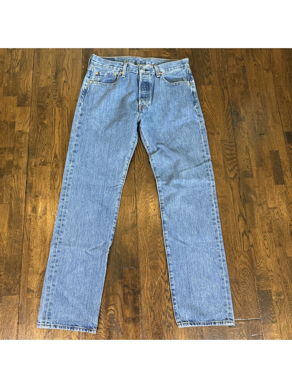 Levis 501 Jeans Mens 32x32 Light Wash Blue Button Fly Straight Leg Denim Classic